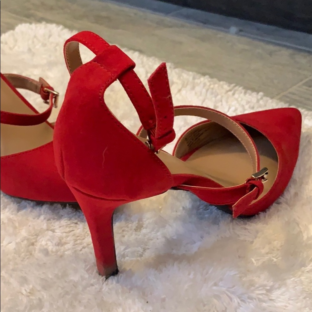 Red small heels! - Picture 3 of 5